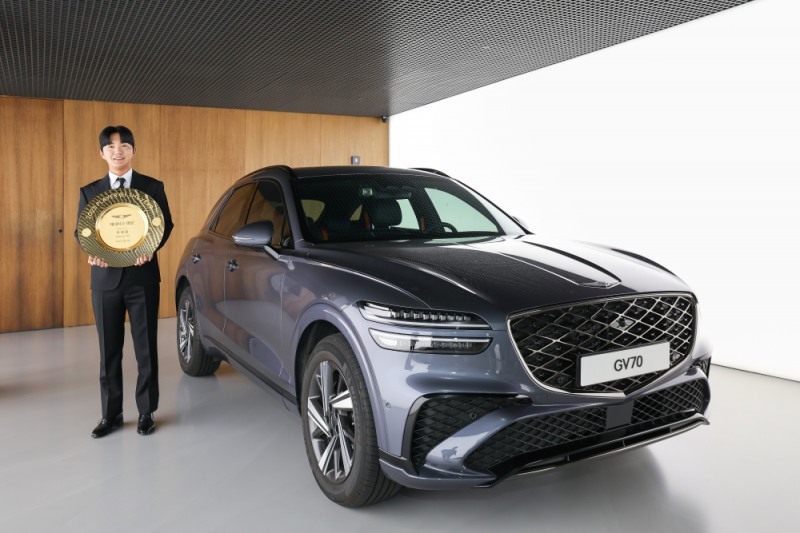 KPGA 투어 제네시스 대상을 받은 옥태훈. /KPGA