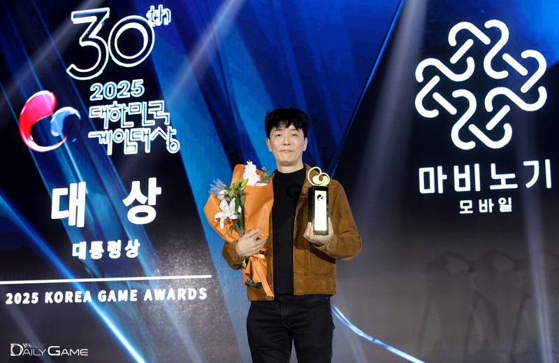 '마비노기 모바일'이 올해 대한민국 게임대상 대상 수상의 영애를 차지했다. 사진은 데브캣 김동건 대표.