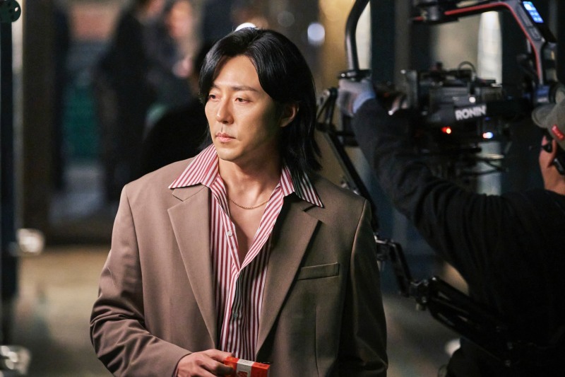 ‘당신이 죽였다’ 이무생, 장르 초월 ‘연기 차력쇼’…절제된 눈빛+묵직한 보이스로 완성한 진소백