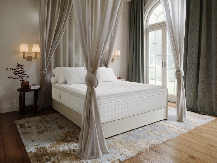 신세계까사가 오는 14일부터 까사미아와 마테라소의 연간 베스트셀러 제품을 특별한 혜택과 함께 선보이는 ‘2025 베스트 어워드’ 행사를 실시한다. 사진은 까사미아 히트 상품 ‘캄포’ 시리즈의 신제품 ‘캄포 구스’ 소파. (사진 출처 = 신세계까사)