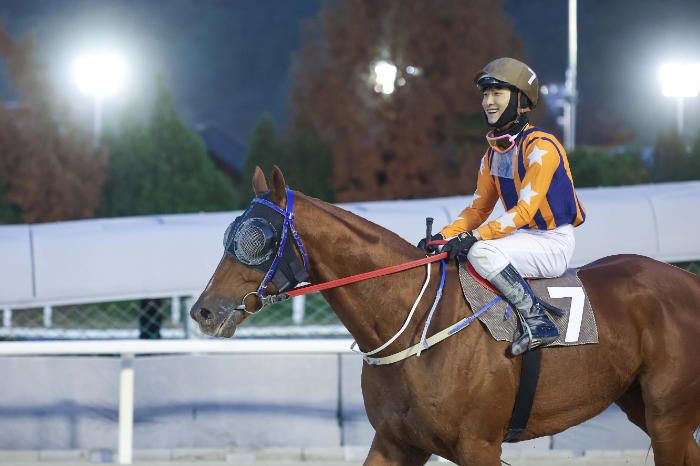 신예의 첫승부터 명장의 500승, 그리고 연승마의 질주까지… 경마계 ‘기록 행진’ 이어져
