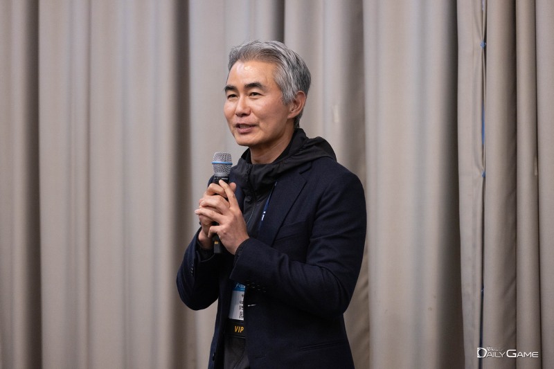 넥써쓰 장현국 대표가 '지스타 2025'에서 앞으로의 발전 방향에 대해 이야기했다.