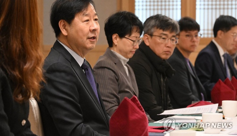 구윤철 부총리는 14일 이창용 한국은행 총재, 이억원 금융위원장 등이 참석한 시장상황 점검회의에서 가용수단을 적극 활용해 환율 상승에 대처해 나갈 것이라고 밝혔다. 사진=연합뉴스