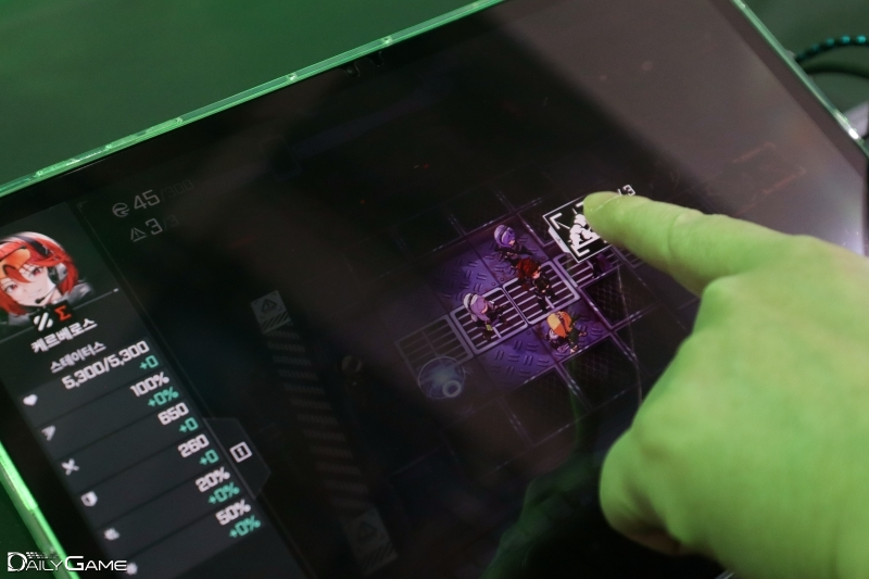 캐릭터 배치와 스킬을 사용하는 타이밍을 결정하는 디펜스 장르 특유의 재미를 느낄 수 있다.