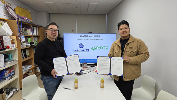 사진: ㈜인사이트에프아이(한복경 대표)-파이토리서치(김연준 대표) 업무협약 체결식 현장