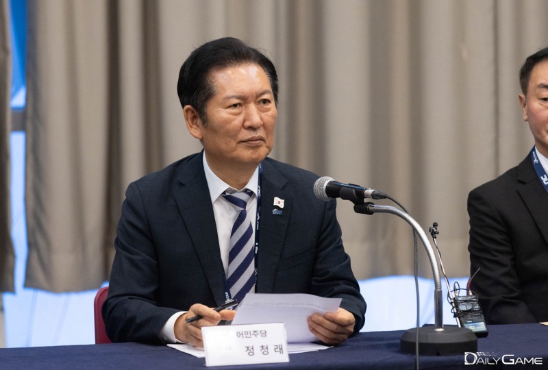 더불어민주당 정청래 당대표가 '지스타 2025' 현장을 찾아 국내 게임업계의 발전을 위해 힘을 보태겠다고 약속했다.