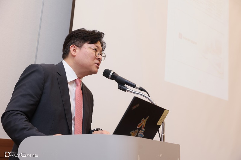 '상법 개정에 따른 이사회 구성과 이사회 프로세스의 변화'를 주제로 법무법인 화우의 김지욱 변호사가 발제했다.