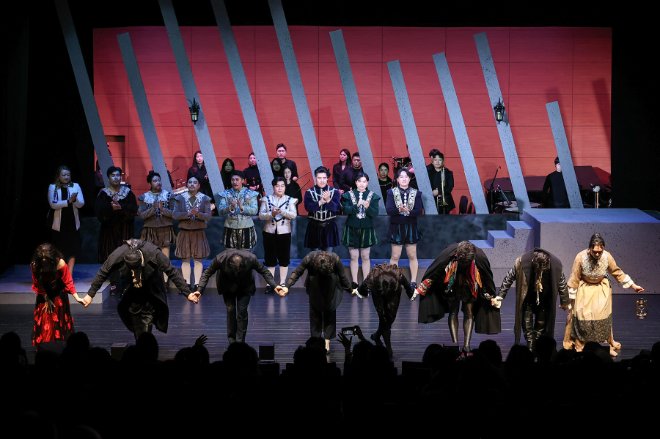 지난 11월 8일, 베르디 오페라 ‘리골레토’커튼콜 무대 모습. (사진제공=성동문화재단)