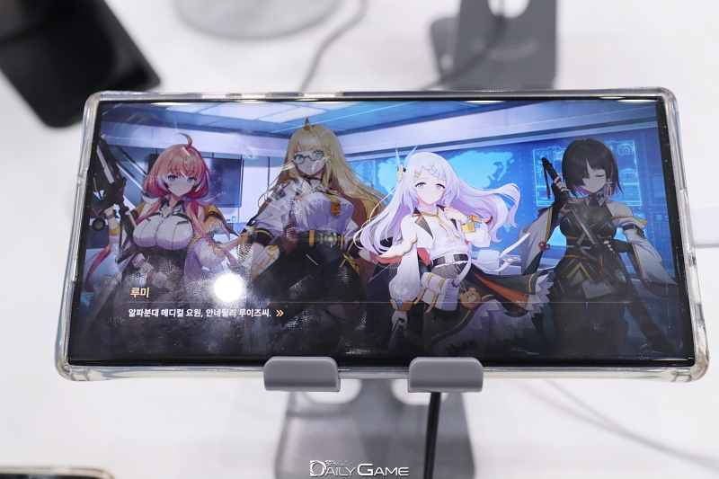 초반 이야기를 이끌어 가는 네 명의 주연 캐릭터들. 각자의 성격이 외형에 반영된 모습으로 디자인됐다.