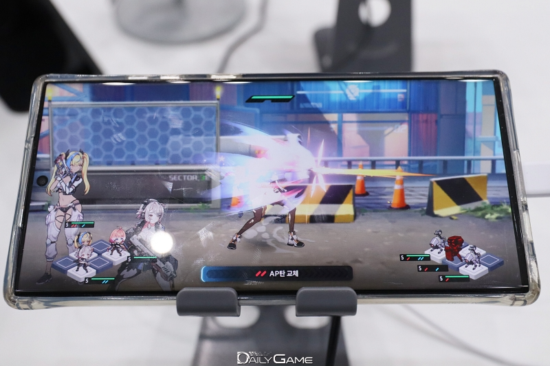 8등신 캐릭터로 보여줄 액션 연출은 보는 재미를 높여줄 것으로 기대되는 요소다.