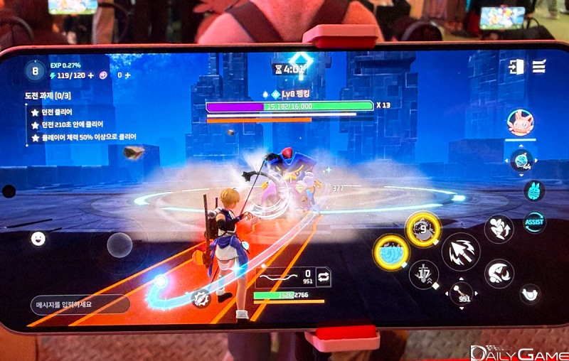 던전에 들어가면 강력한 보스와의 전투로 보상을 얻을 수 있다.