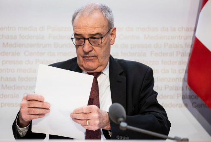 사진=AP, 기 파르믈랭 스위스 경제장관이 미국과의 무역 합의 내용을 발표하고 있다.