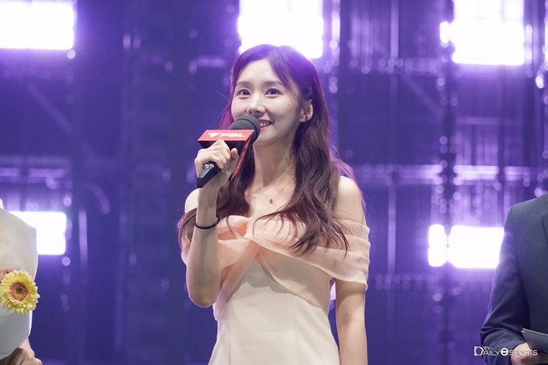 FSL 호스트로 활동한 윤수빈 아나운서.