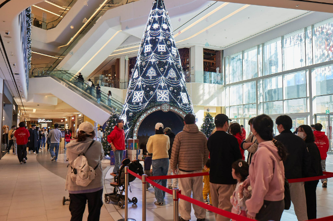 ㈜넥슨(공동 대표 강대현∙김정욱)은 자회사 ㈜데브캣(공동 대표 김동건∙정길수)이 개발한 ‘마비노기 모바일’의 첫 번째 팝업을 스타필드 수원에서 운영한다고 17일 밝혔다. ⓒ 넥슨