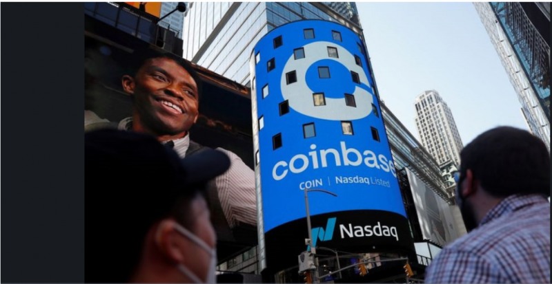 가상화폐 거래소인 코인베이스 주가가 코인베이스 임원들의 대거 매도 소식에 17일(현지시간) 장중 8% 넘게 급락하고 있다. 사진=로이터통신, 연합뉴스