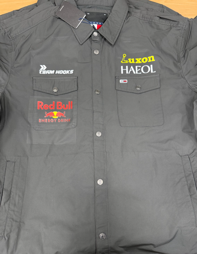 K-뷰티 스킨케어 브랜드 해올(HAEOL)이 글로벌 에너지 드링크 브랜드 레드불(Red Bull)과 함께 레이싱팀 HOOKS의 공식 후원사로 선정되며 모터스포츠 분야에서의 브랜드 활동을 본격화했다.