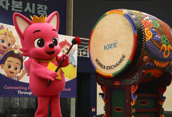 '아기상어' 더핑크퐁컴퍼니, 코스닥 입성... "AI 기반 엔터테크로 진화"