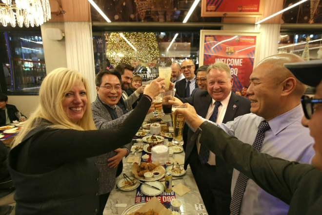 미국 네바다주 투자사절단이 'BBQ 청계광장점'을 찾았다. 사진 = 제너시스 BBQ
