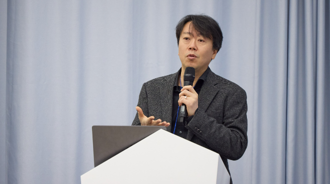 김태윤 SK텔레콤 파운데이션 모델 담당이 개발 중인 AI 모델을 주제로 발표하고 있다. ⓒ SK텔레콤