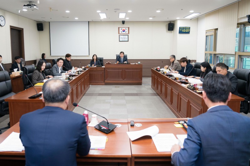 용인특례시의회 자치행정위원회,행정사무감사 2일차