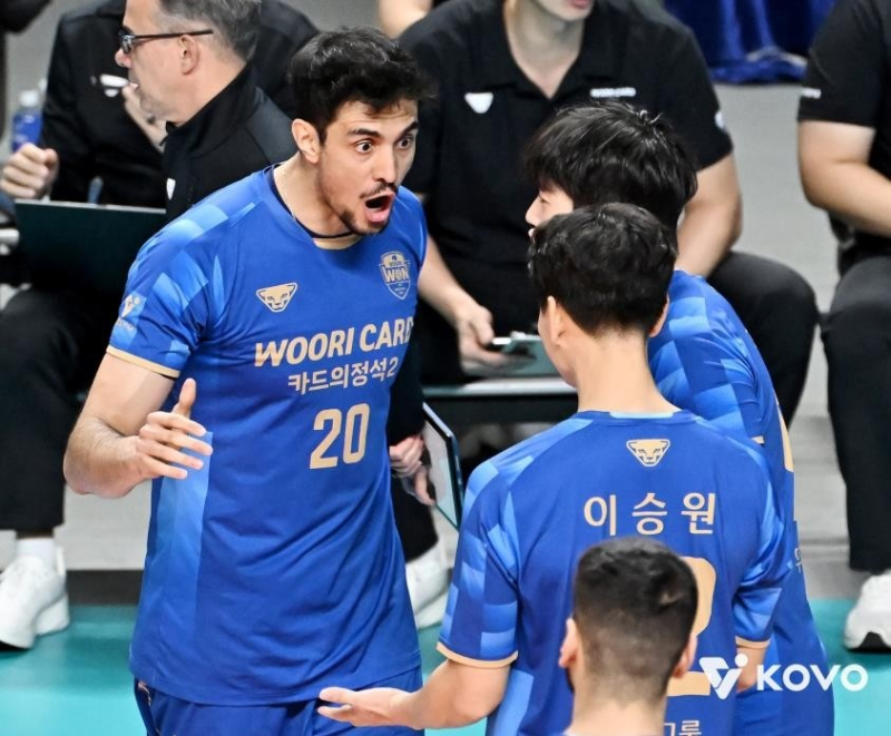 우리카드 아라우조 28득점으로 5연패 탈출 주도, 다만 감정표현 아쉬워