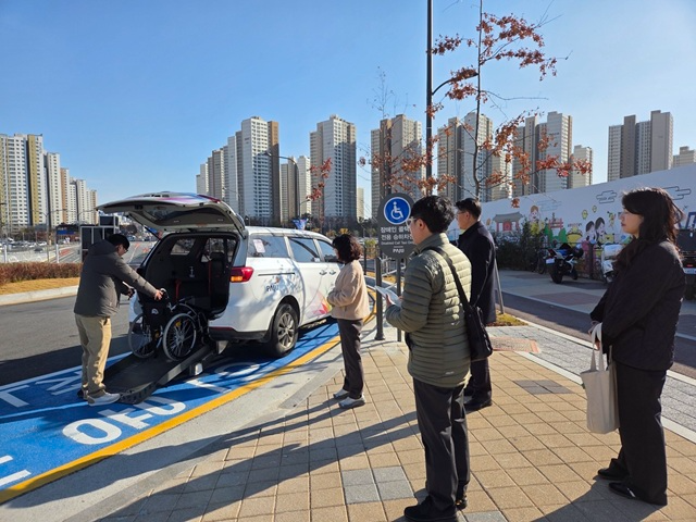 지티엑스-에이 운정중앙역 교통약자 전용 승강장 설치