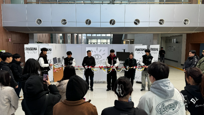 지난 18일, 가톨릭관동대 마리아관 로비에서 열린 2025 학술제 ‘파노라마(PANORAMA)’ 행사 사진. (사진제공=가톨릭관동대)