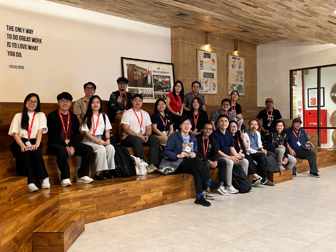 인도네시아 미니키노 필름위크 행사 사진. 중앙대 첨단영상대학원 학생들이 기념 촬영을 하고 있다. (사진제공=중앙대)