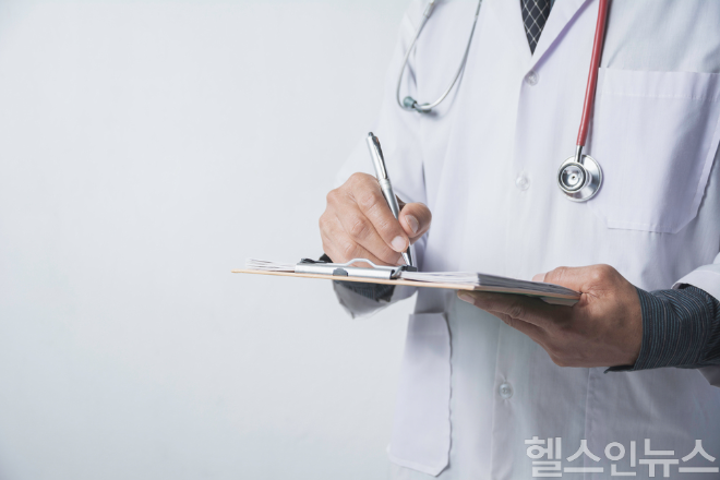 균형 있는 보조제 섭취는 건강한 신체 환경을 유지하는 데 도움이 된다. (이미지 제공=클립아트코리아)