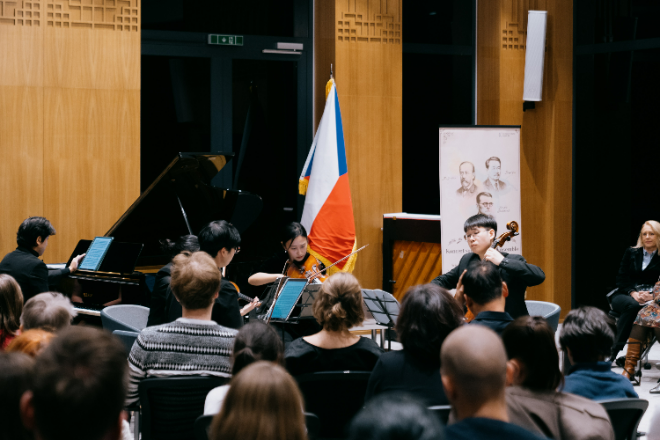 '아르코앙상블' 체코 프라하 공연 연주 모습. 사진제공=한국문화예술위원회(ARKO)