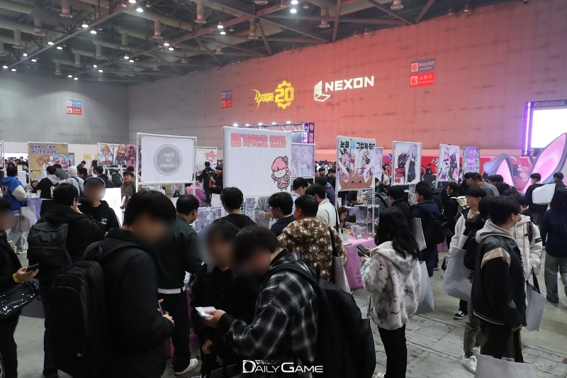 이용자가 직접 만든 상품을 판매하는 '던파 플레이마켓'도 성화이었다.