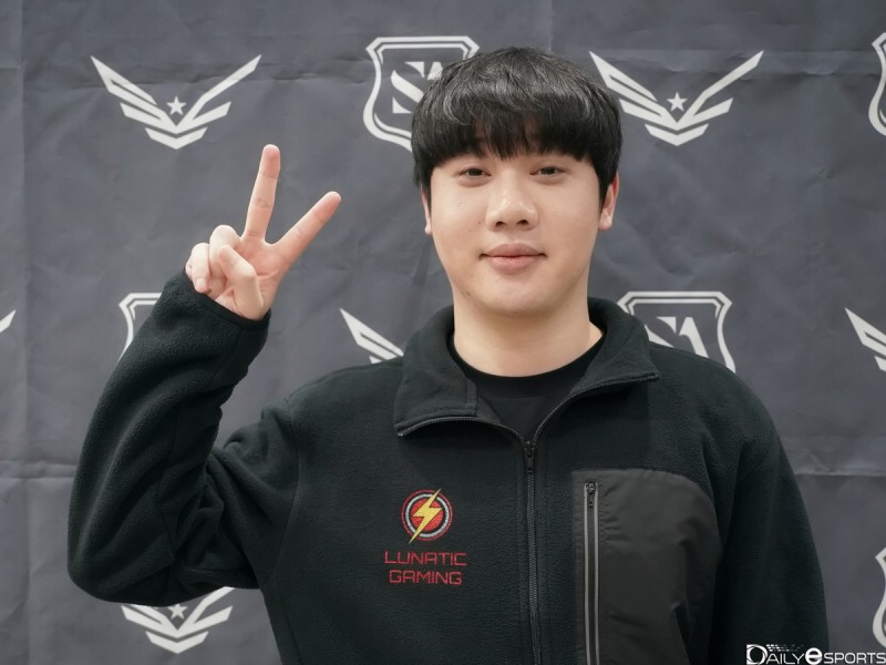 로즈마리에 완승을 거둔 루나틱의 정현석.