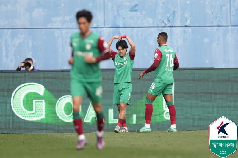 대전, 마지막 홈 경기서 강원에 1-1 무승부..."2위지만 김천과 1점차"