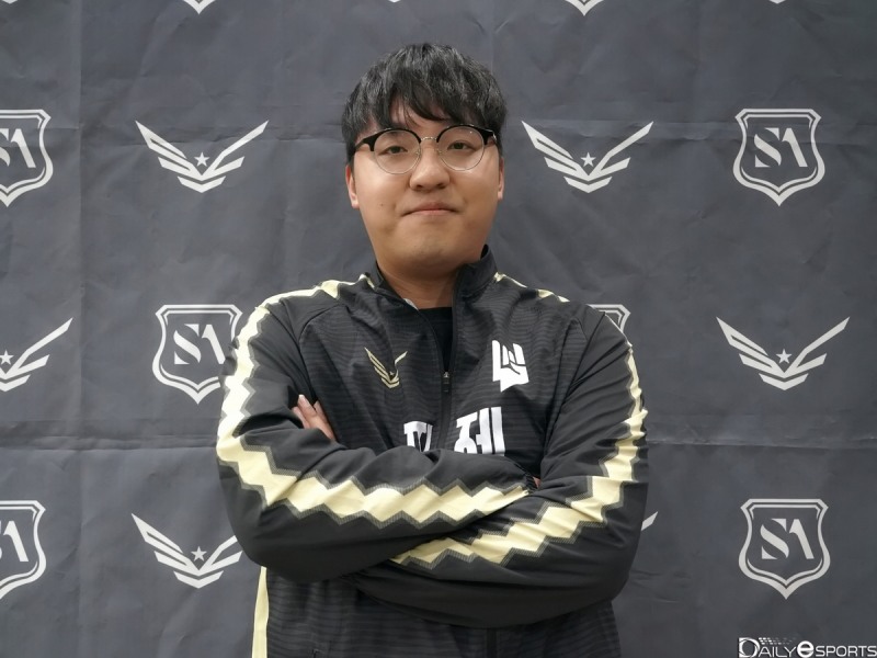 퍼제의 김두리가 다음 경기 역시 '백 어스' 맵을 승부처로 꼽았다.