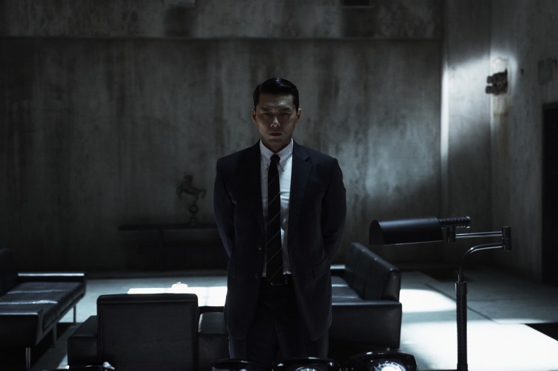 ‘메이드 인 코리아’ 현빈, 부와 권력을 향한 야망을 불태우는 새로운 얼굴…백기태 캐릭터 스틸 공개