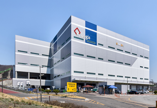 만실 물류센터 지붕이 '발전소'로... 코람코, 수익 다층화 전략