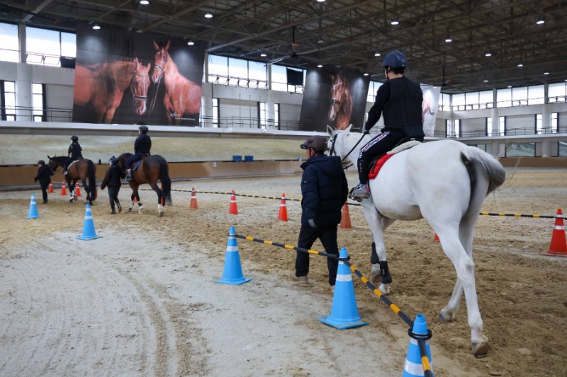 한국마사회, 과천시와 함께 ‘시민 무료 승마 교실’ 운영