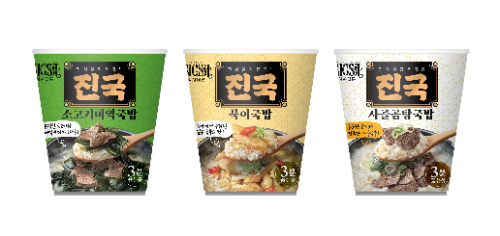 롯데웰푸드가 공개한 뜨거운 물만 있으면 어디서든 간편하게 한 끼를 해결 가능한 컵밥 브랜드‘식사이론 진국’제품 3종 이미지 / 사진 = 롯데웰푸드