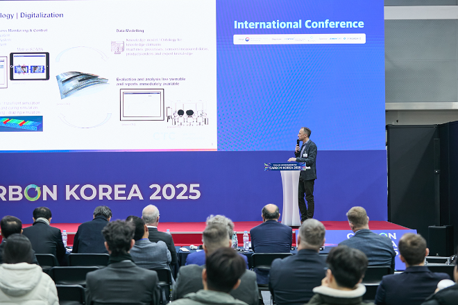 산업통상부가 주최하고 한국탄소산업진흥원과 한국탄소나노산업협회가 공동 주관한 ‘카본코리아 2025(Carbon Korea 2025)’가 지난 21일 막을 내렸다.
