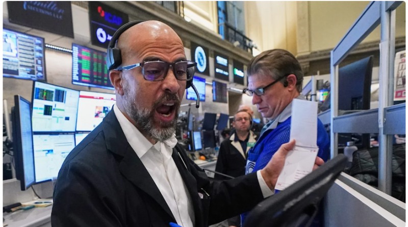 기술주 중심의 나스닥지수가 24일(현지시간) 반도체주와 기술주의 급등 영향으로 2.7% 급등하는 등 뉴욕증시 3대 지수가 일제히 반등했다. 사진=로이터통신, 연합뉴스