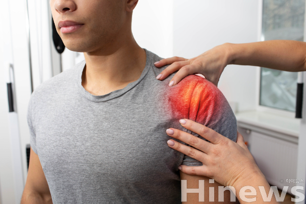 복싱은 전신 운동이지만, 과한 어깨 사용과 반복 충격으로 어깨 부상 위험이 높다. (사진 제공=클립아트코리아)