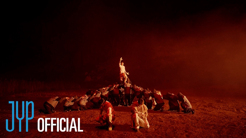 NEXZ, ‘Legacy’ 퍼포먼스 비디오 공개…압도적 메가 크루 퍼포먼스 눈길