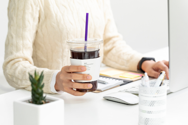 편두통이 있다면 커피를 끊기보다는 하루 1~2잔 안에서 일정하게 섭취하는 관리가 중요하다. (이미지 제공=클립아트코리아)