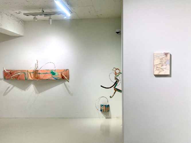 ‘접촉의 순간’에 드러나는 네 개의 감각