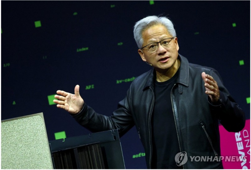 중국 정부가 자국 빅테크기업들에 엔비디아 칩 사용을 금지할 것을 지시하면서 당분간 엔비디아 AI칩의 대중 수출은 어려울 것으로 예상된다. 사진=로이터통신, 연합뉴스