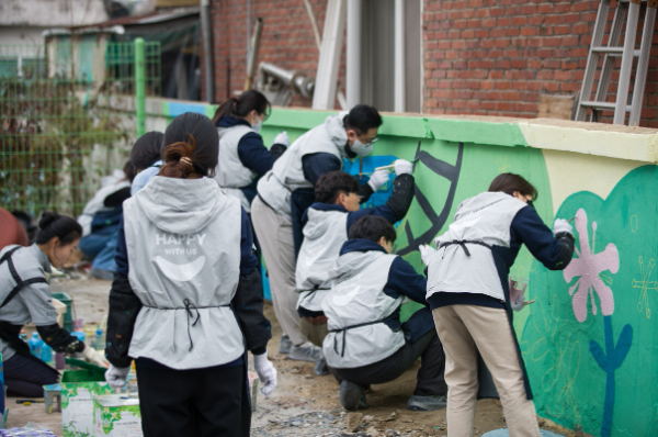 SPC 비알코리아, 대전 지역아동센터 벽화 봉사 진행