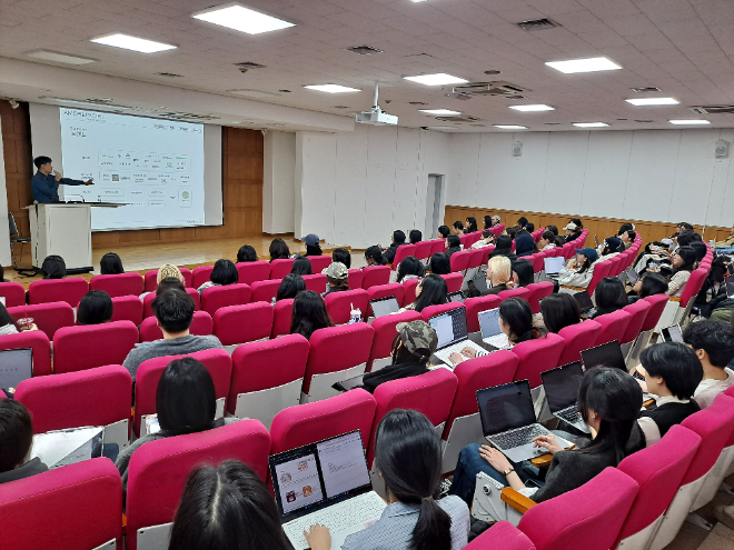 청년구직자 대상 공정채용 세미나에 참석한 지역청년 및 학생들. (사진제공=성신여대)