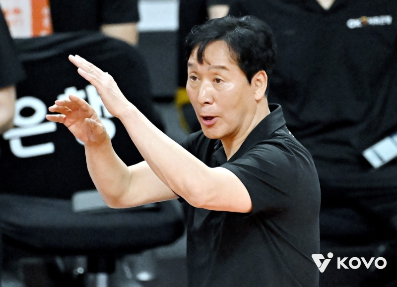 OK저축은행 신영철 감독