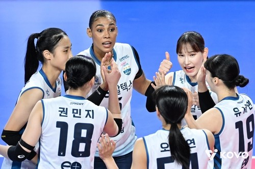 GS칼텍스, 실바 28득점·유서연 수비 맹활약에 정관장 셧아웃