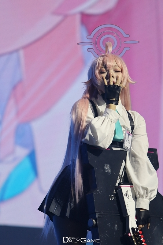 졸음이 몰려온 호시노 선배.